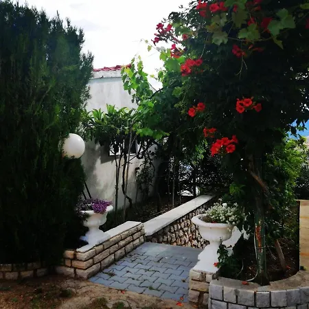 Family K&m Apartament Pag Town